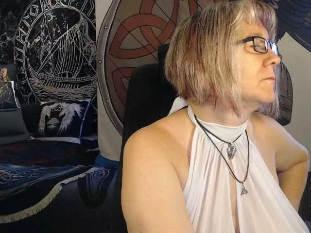 Offline 90dTitten on BongaCams