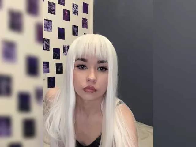 Offline Akadori on BongaCams