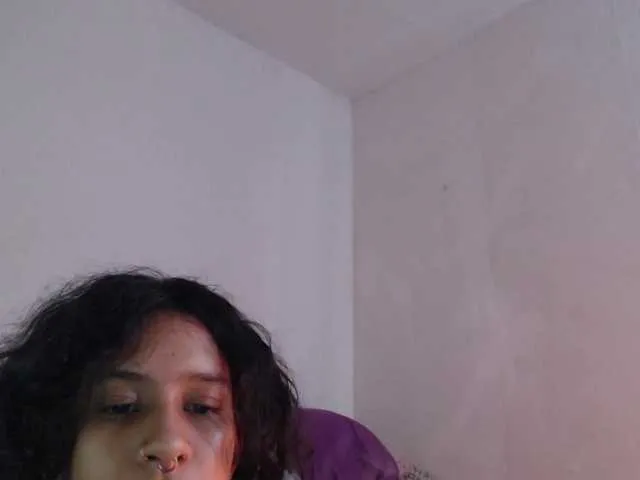 AlinaWoolf on BongaCams
