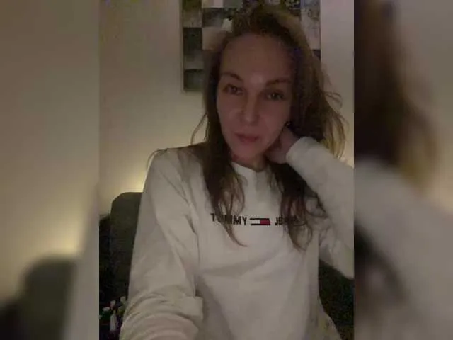 Alisasqrl on BongaCams