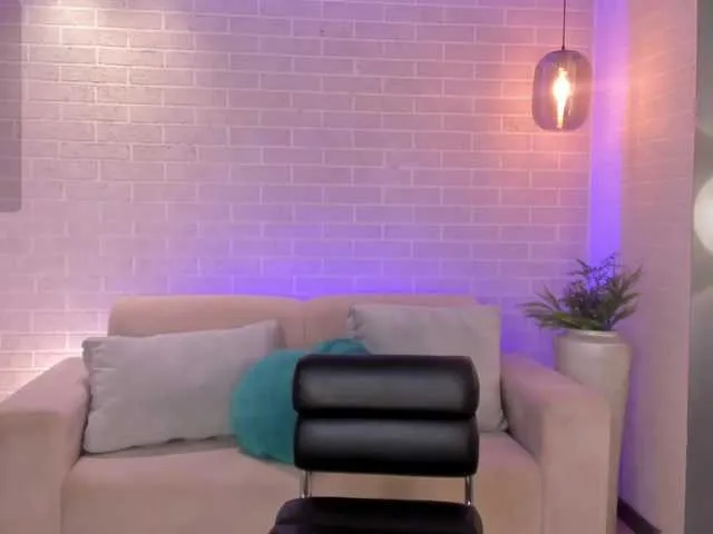 AmyDavis — Give me good vibes lets have some fun IG: davis_amy_  At goal: Sexy striptease and touch body @remain tks 