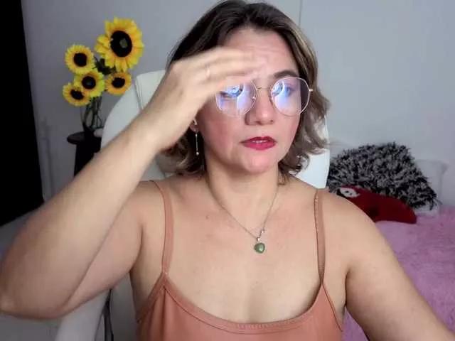 ana-hotmilf
