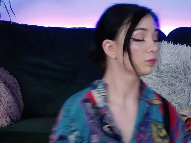 Offline AveryWillow on BongaCams