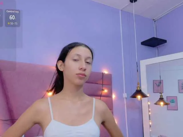 Beautifulskinny18 on BongaCams