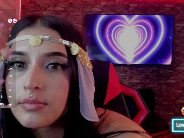 Charlotte-greys on BongaCams