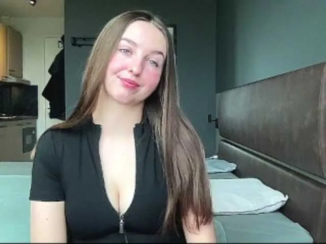 CharlotteNatural — Hi, welcome to my room! ;)PM- 20