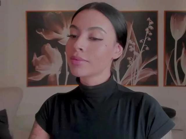 BongaCams ChristineFord is Freechat ChristineFord — I'm drawn to confident men who show their appreciation through genuine actions, not just words. Those who know how to keep things exciting and playful.