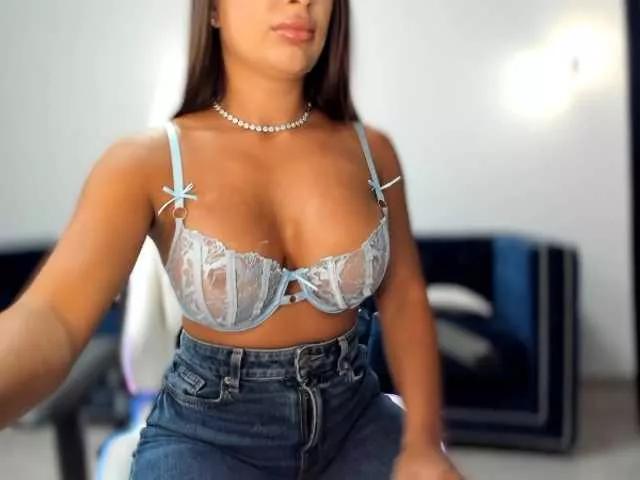 evellineeva1 — Hello, i like to feel the pleasure ,i would be happy to. feel how you make me cum squirt everyday.