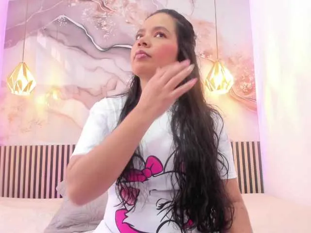 EvelynSweet — Hello, I am a new Latin girl here and I love to live erotic moments where it is just you and I alone, come meet me and I will give you the best of me.