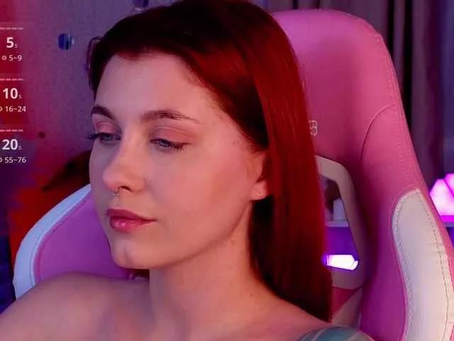 Offline HoneyCherry on BongaCams