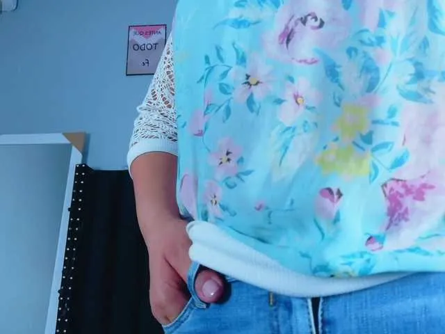 Hotlatinateacher on BongaCams