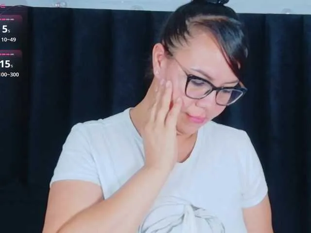 Hotlatinateacher on BongaCams