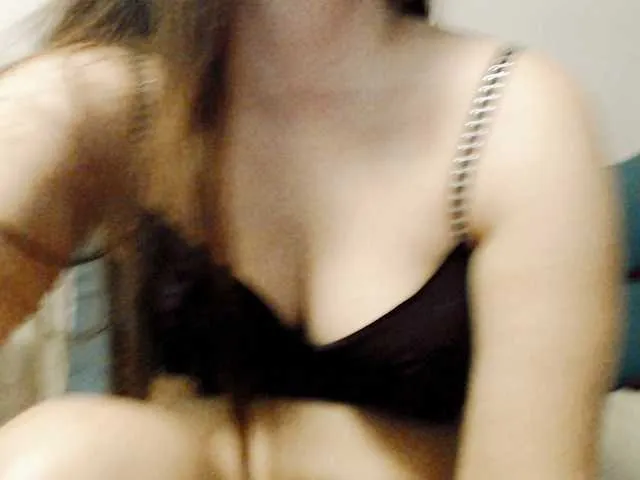 hotmiamix on BongaCams