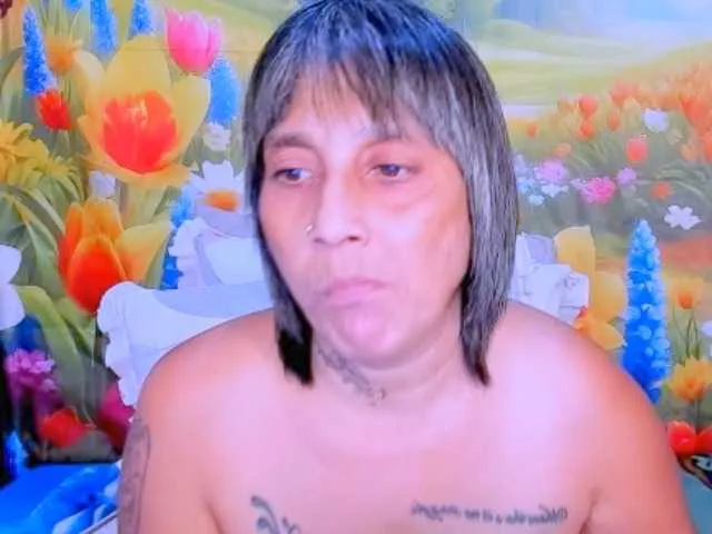 indianroxy on BongaCams 