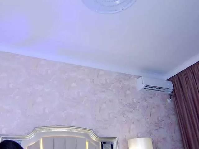 Issadorra — Freechat on BongaCams