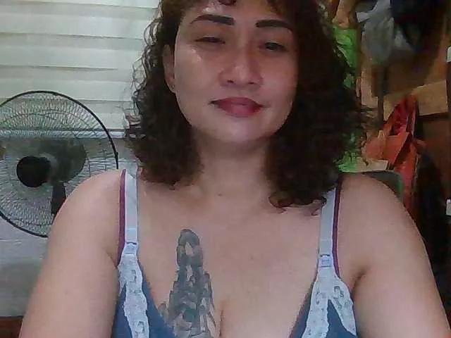 Jeansy23 on BongaCams
