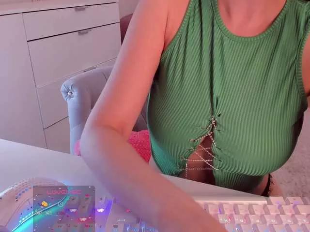 Offline Kaydes on BongaCams