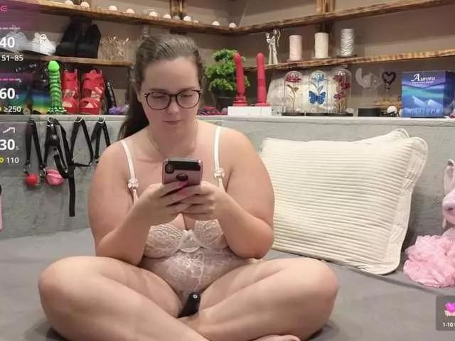 KimberlyCaprice — Alles was ich anbiete macht mir Spa und ich mache das gerne, wenn du zu mir in den Chat kommst dann sei bitte Respektvoll, Nett und dann steht dem Spa auch nichts mehr im Weg :)...