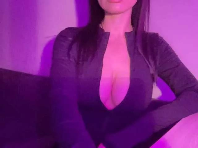Offline KinaGlow on BongaCams