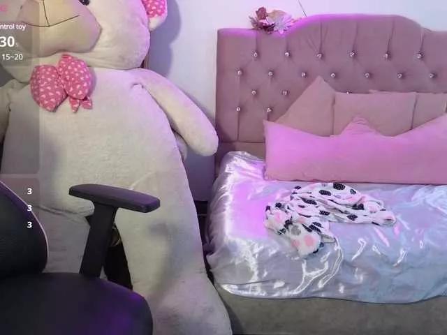 Offline KISSI-TAY on BongaCams