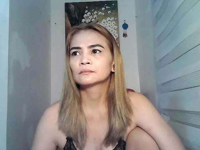 Offline lilymaepinay on BongaCams