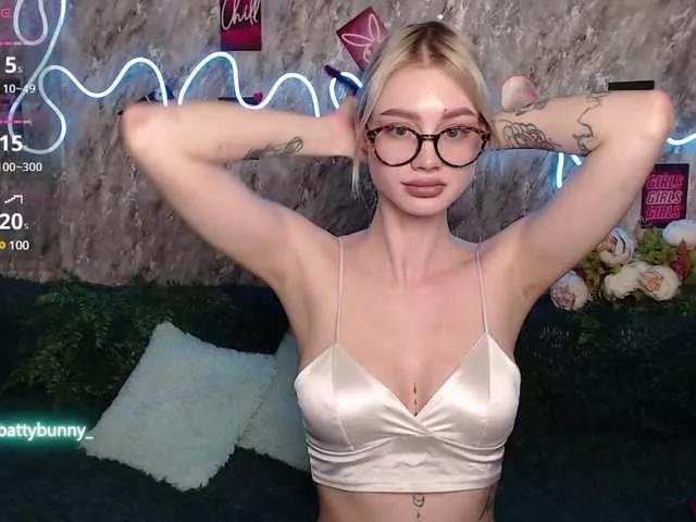 Offline Linaaa on BongaCams