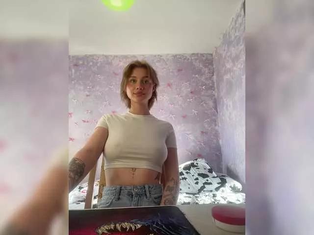 Offline Linaaa on BongaCams