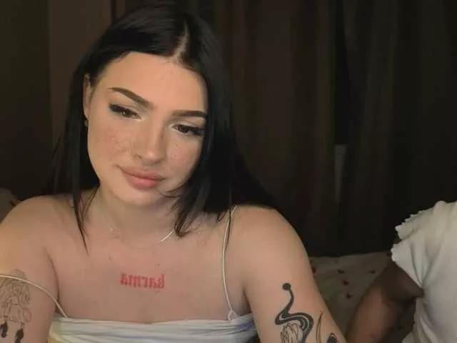Offline LisaAndDenis on BongaCams