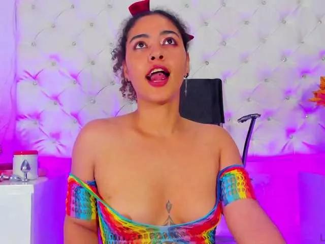 Luana24