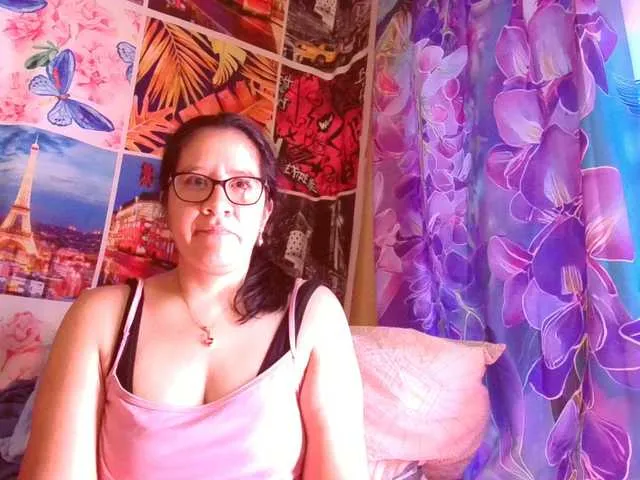 lucyLUxxx — Freechat on BongaCams