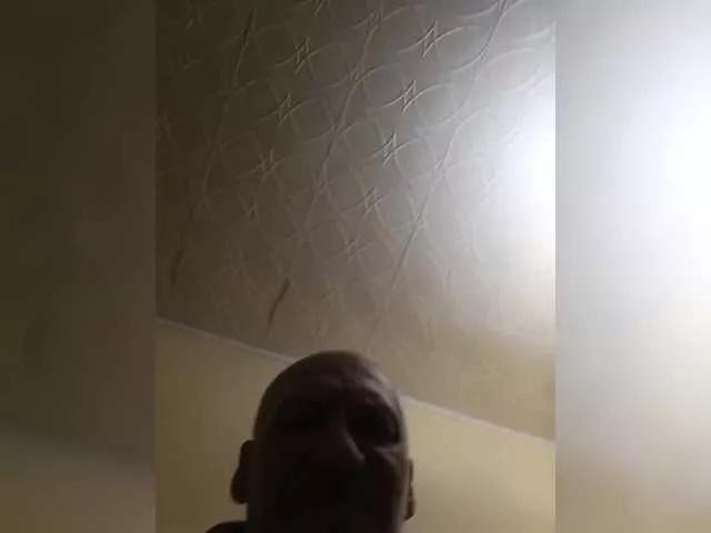 Offline Lyda27081 on BongaCams