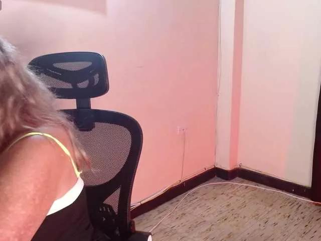Offline mature-younga on BongaCams