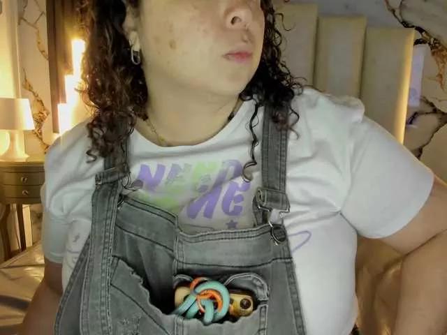 Offline mollieblue69 on BongaCams