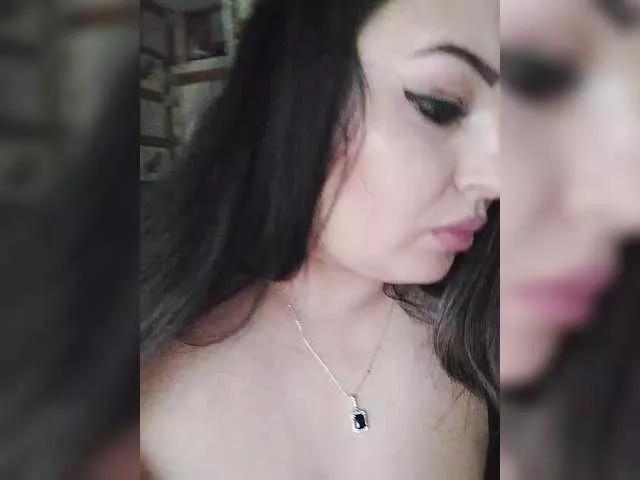 Offline Monica- on BongaCams
