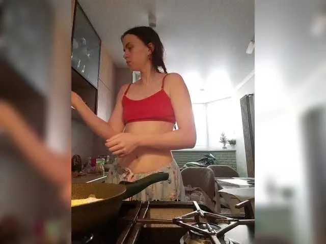 NEW-MODEL — Cleaning in a thong@remain