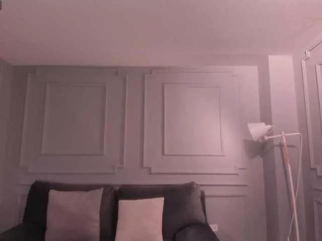 Offline NiaSalvatore on BongaCams