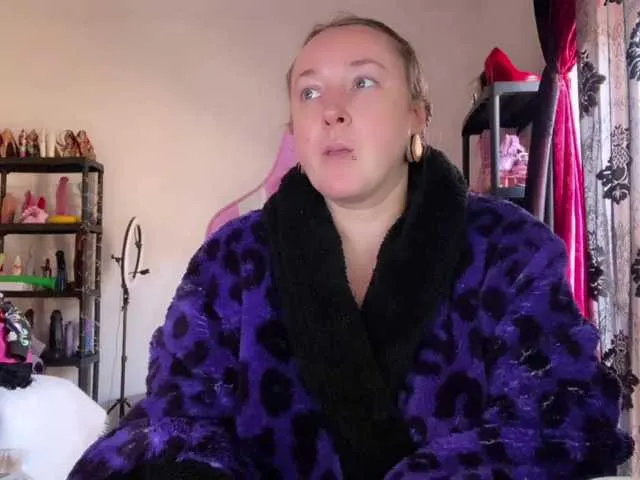 NylonQueen on BongaCams