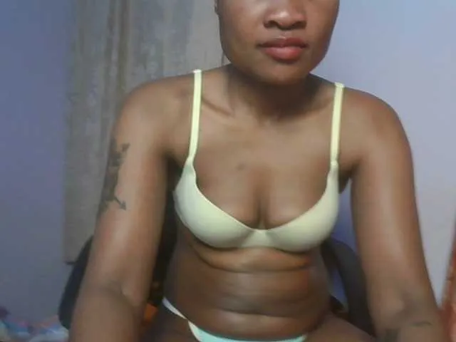 queenivy on BongaCams