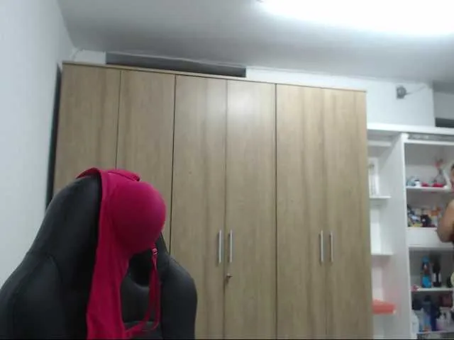 RoxanaMilf on BongaCams