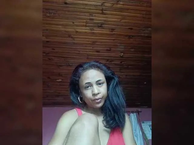 Roxanne03 on BongaCams