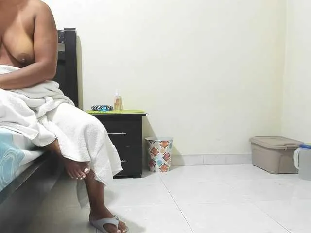 sexadiction-1 — Hi my guys> `*> Vibrame strong and make wet my pussy to explode of intense pleasure*`