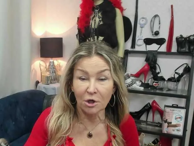 soft-crystal on BongaCams