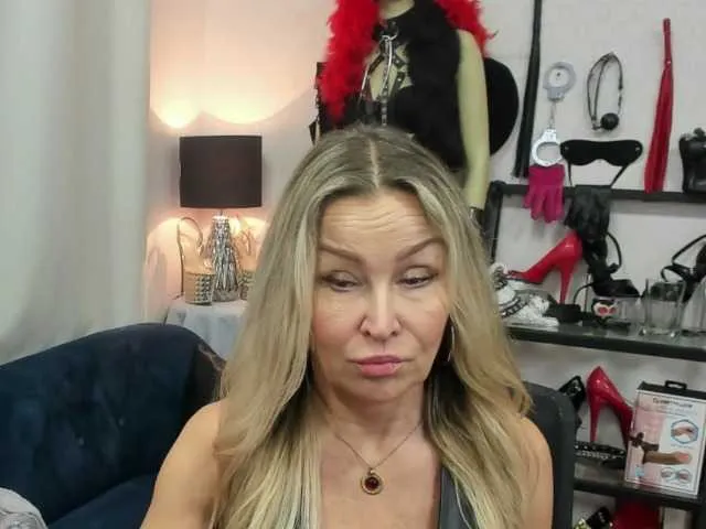 soft-crystal on BongaCams