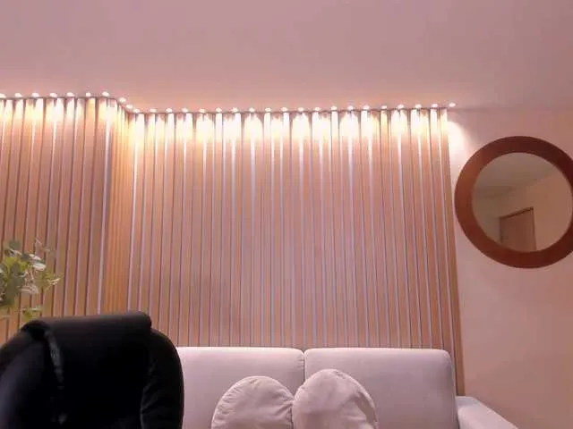 SophieLanne — Warm me up with your dick while I dance you sexy   IG: @sophi_elanne  GOAL: Fingering Pussy  @remain