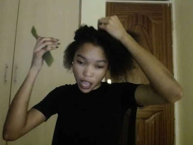 sumeyhia — hello,am sumeyhia..how are you?please send me heart and follow me,thank you