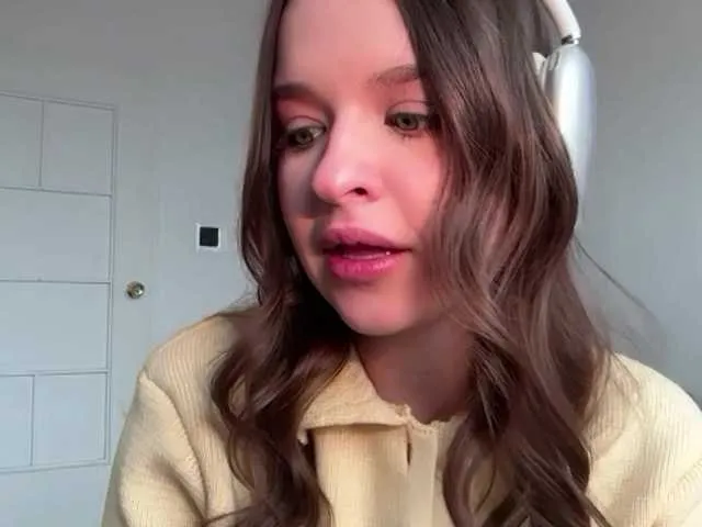 TriciaHailey — Turn back and touch myself >