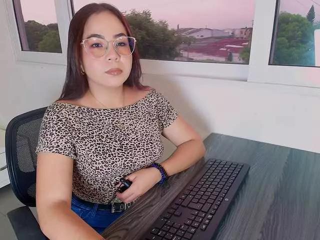 Victoria-Collins — I love confident and respectful men who know how to tease and build anticipation. A deep, sensual voice, playful flirting, and passionate whispers drive me crazy. I enjoy being admired and spoiled, feeling your desire through every tip and sweet word. 