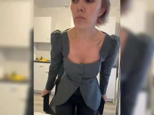Offline vik77777A on BongaCams