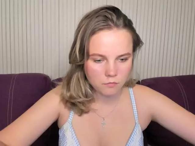 WebSamkaa — Hmm..interesting question  I know for sure that I like eye contact I like to hear your moans and heavy breathing I love it when whisper in my ears I like to see your body when we play here and of course to see your sperm at the end
