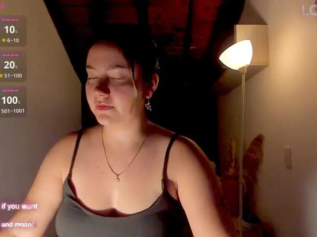 xHelenax — Welcome guys, first time here, lets play ride dildo at goal @reamain